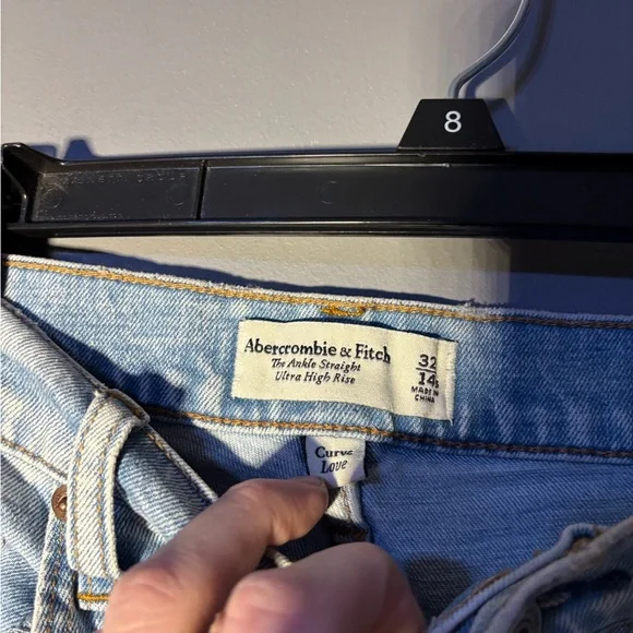 Abercrombie & Fitch The Ankle Straight Ultra High Rise Curve Love Jeans Size 32 - Picture 3 of 3